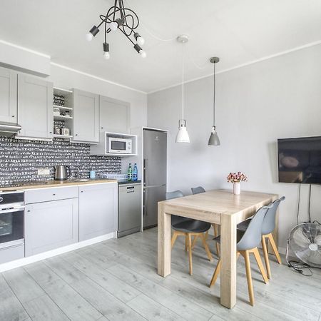 Gama Home Kondratowicza18 Varsavia Esterno foto